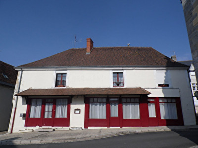 Maison: Fort potentiel - Centre de GENILLE