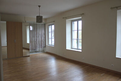 Appartement lumineux a louer a Loches proche de toutes commodites