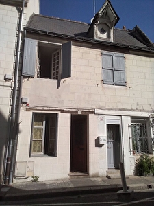 Maison en centre ville de Loches a restaurer
