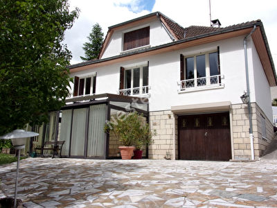 Maison CHAUMONTEL - 5 pieces