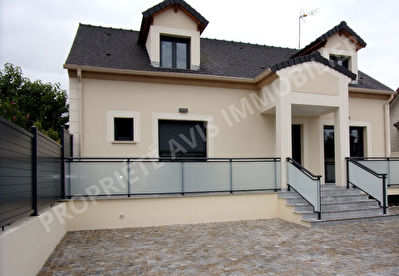 Maison CHAUMONTEL - 6 pieces