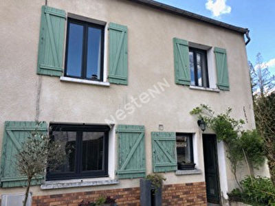 MAISON LE PLESSIS LUZARCHES - 3 pieces