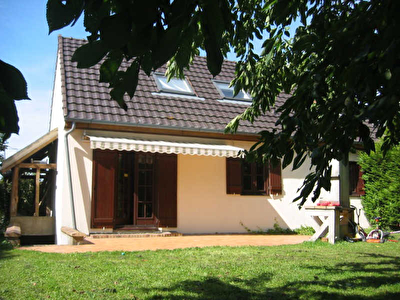BRESLES - 4 pieces - 93 m2
