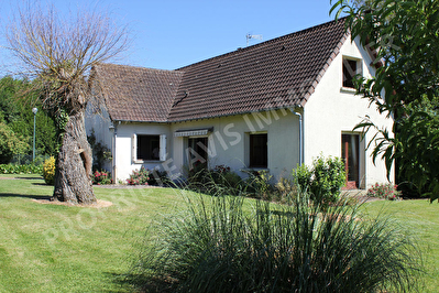 Maison Auneuil PROCHE 3 CHAMBRES TERRAIN DE 1486M2 VILLAGE A PROXIMITE 6 pieces 96 m2