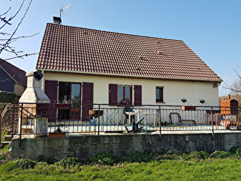 Maison proche Beauvais 6 pieces 4 chambres 119m2 habitables 1285m2 jardin