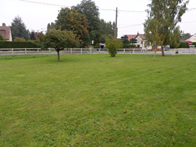 Terrain NOAILLES 555m2 PROXIMITE NATIONALE 1 ECOLES COMMERCES ET COLLEGE SUR PLACE