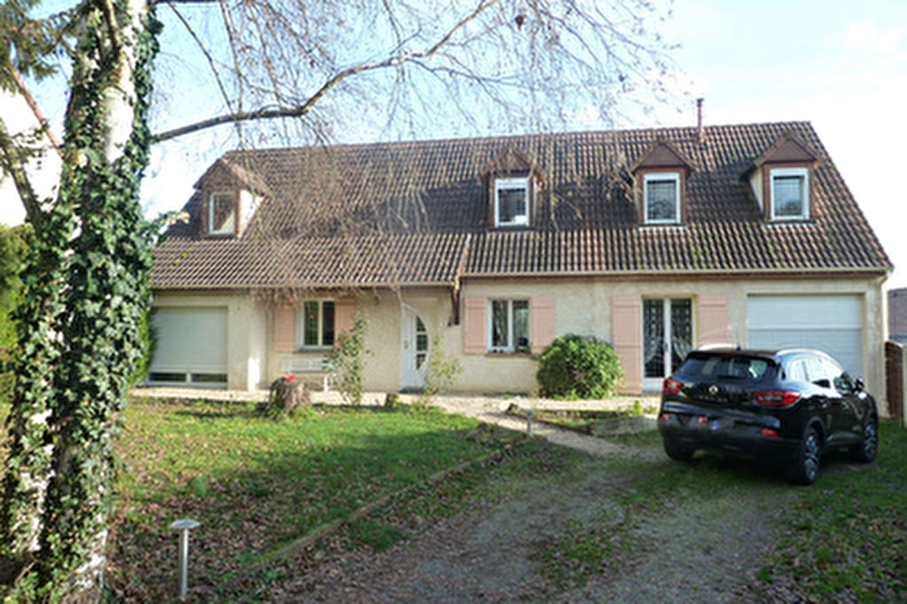 Maison Noailles 8 pieces 172 m2