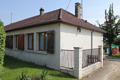 Maison PLAIN PIED Noailles 4 PIECES 2 CHAMBRES 62M2 HABITABLE 300M2 JARDIN