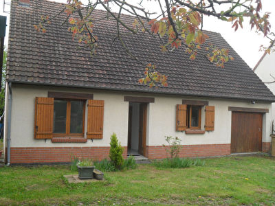 Maison proche Sainte Gennevieve 3 pieces 64m2 habitable 800m2 jardin