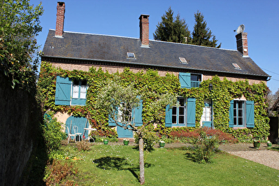BEAUVAIS PROCHE Maison ancienne 6 pieces 3 chambres 120m2 habitables garage jardin 2459m2 env