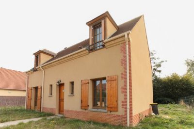 Maison Sainte Genevieve 6 pieces 112 m2 jardin de 500m2