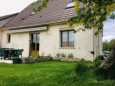 Maison NOAILLES PROCHES, 6 pieces, sous-sol total, jardin.