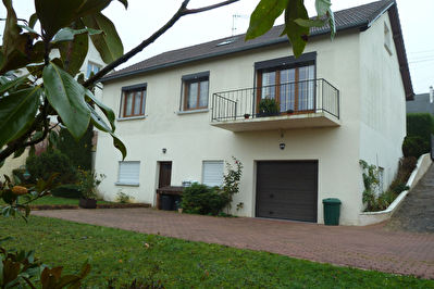 Maison Sainte Genevieve 6 pieces environ 720 m2 de terrain