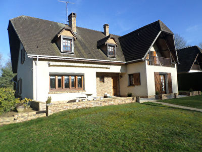 Maison Beauvais 7 pieces 4 chambres 4400 m2 terrain