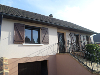 Maison Auneuil, sejour double, cuisine, chambres, sous-sol total, jardin clos 590m2 env.
