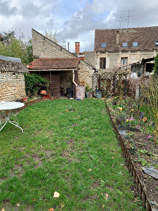 Appartement secteur MOUY 4 Pieces, combles amenageables, parking, jardin