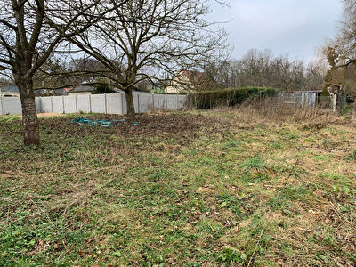 Terrain noailles proche 743 m2, facade 25m