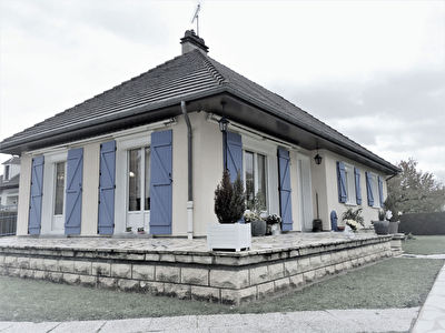 NOAILLES PROCHE PLAIN PIED, sous sol total, sejour double, 3 chambres, jardin