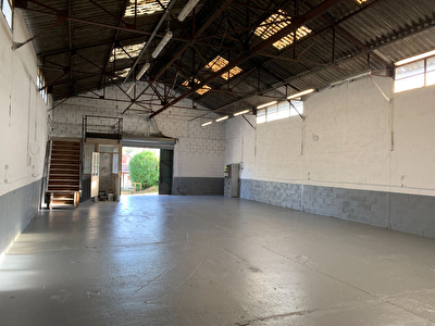 Local commercial 190m2 environ