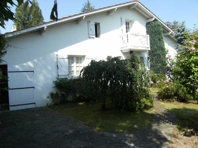 MAISON HENDAYE - 7 pieces - 194 m2
