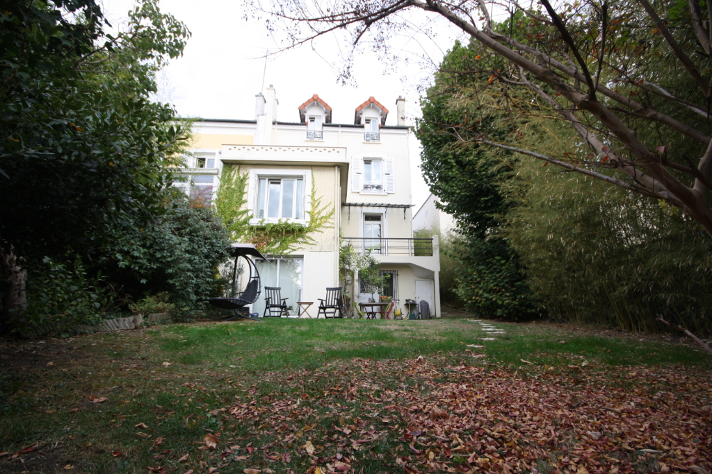 photos n°1 MAISON ISSY LES MOULINEAUX - 8 pièce(s) - 167 m2
