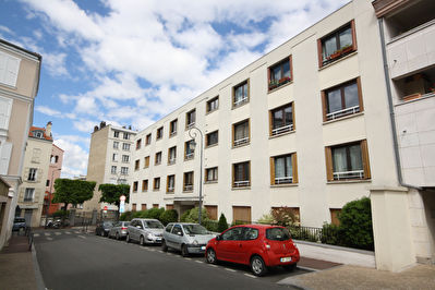 ISSY - SAINT ETIENNE