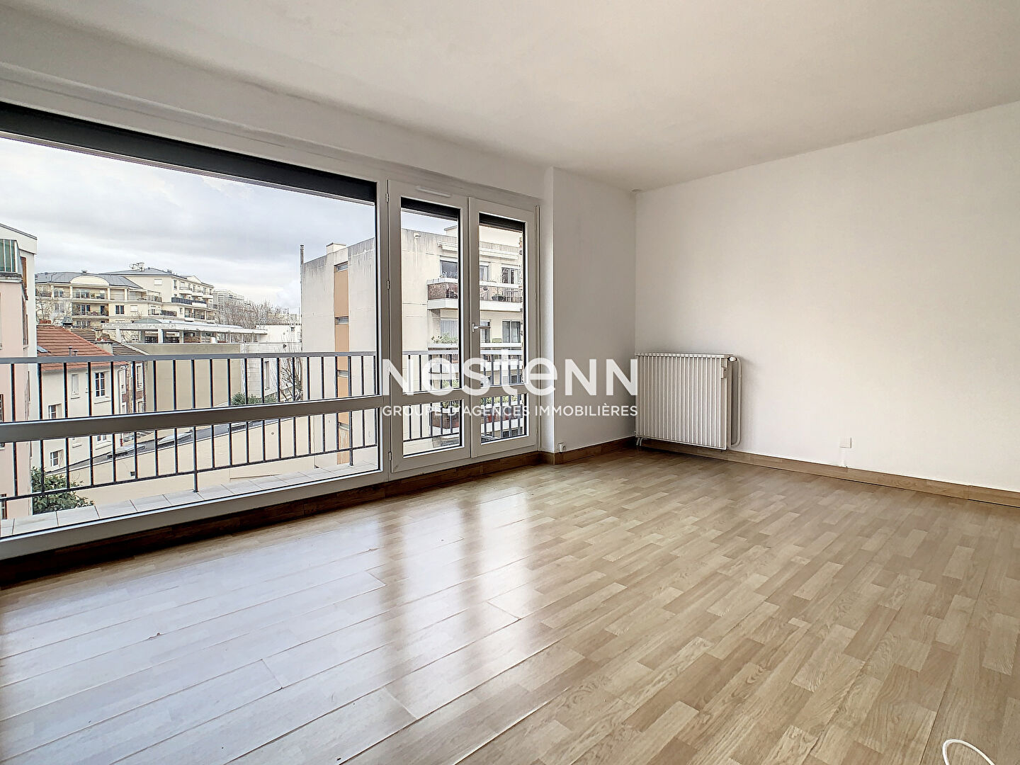 34 Rue Baudin 92130 Issy Les Moulineaux ISSY LES MOULINEAUX - CENTRE VILLE - Appartement de 34 m2 au dernier etage  avec balcon