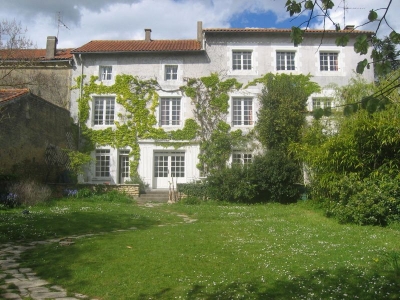Maison Vouille 7 pieces 255 m2