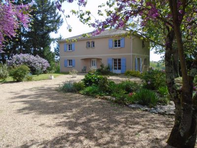 Maison Quincay 6 pieces 266,83 m2