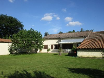 Maison Fontaine Le Comte vendu