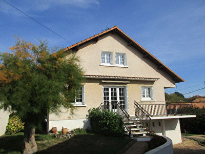 Maison Saint Benoit 5 pieces 104.14 m2 vendu