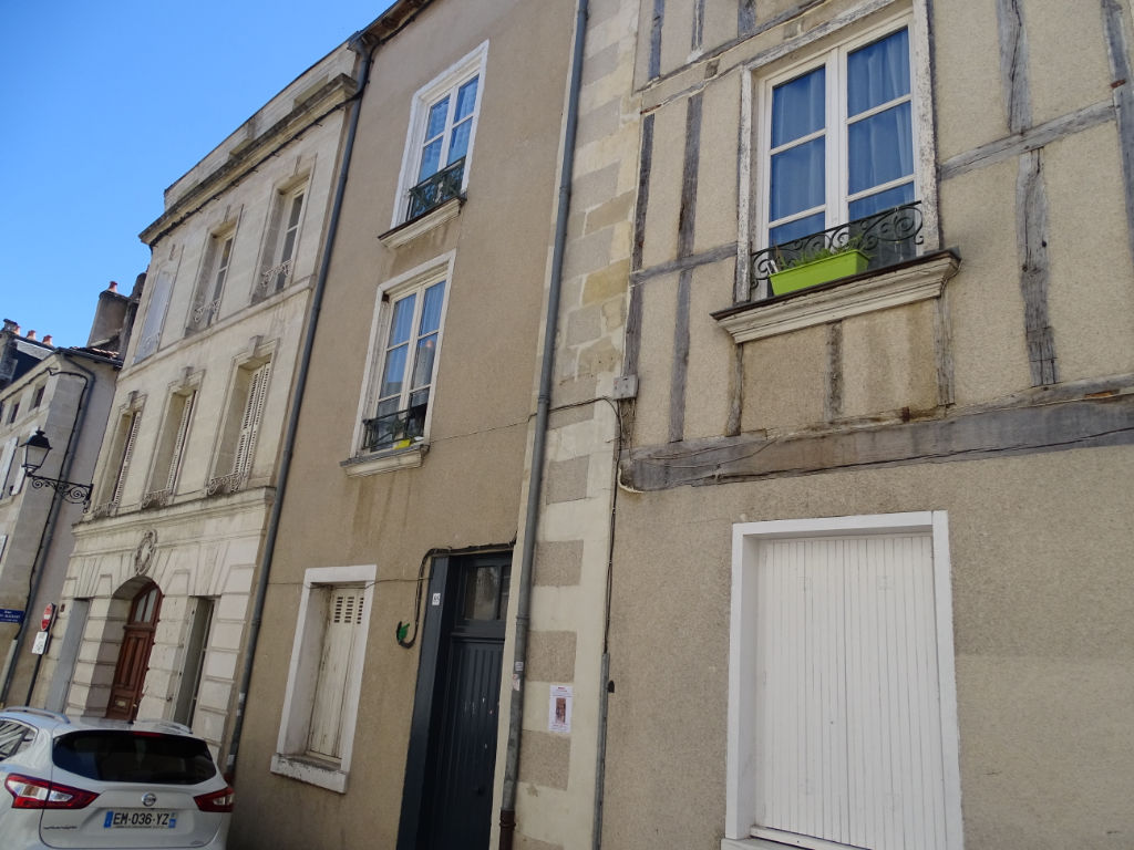 photos n°1 A VENDRE Appartement Poitiers Centre ville proche Notre Dame