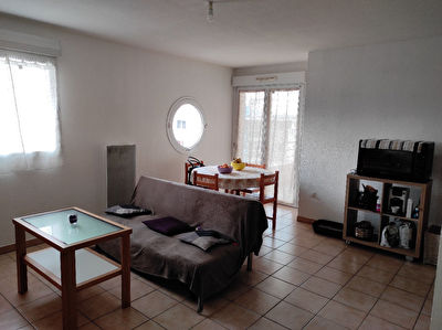 A VENDRE POUR INVESTISSEURS APPARTEMENT TYPE 3 LOUE A POITIERS ST ELOI