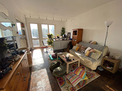 A ventre pour investisseur appartement type 2 loue a Poitiers proche Pont Neuf