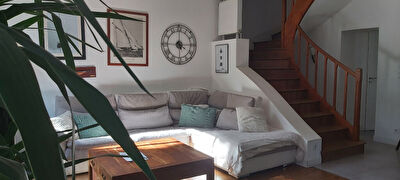 A vendre maison pleine de charme offrant 6 chambres a Poitiers
