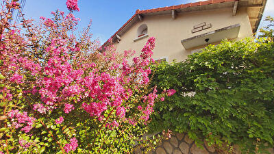 A vendre charmante maison proche plateau de Poitiers offrant 3 chambres