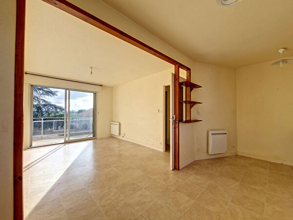 A vendre Appartement T4 proche centre-ville de Poitiers avec balcon orientee plein sud!