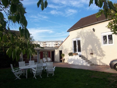 NANTERRE - 8 pieces - 150 m2