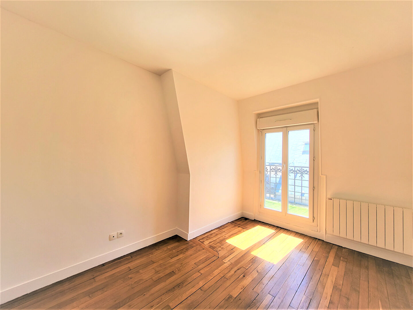 photos n°1 Appartement Puteaux 2/3 pièces: 39.05 m²