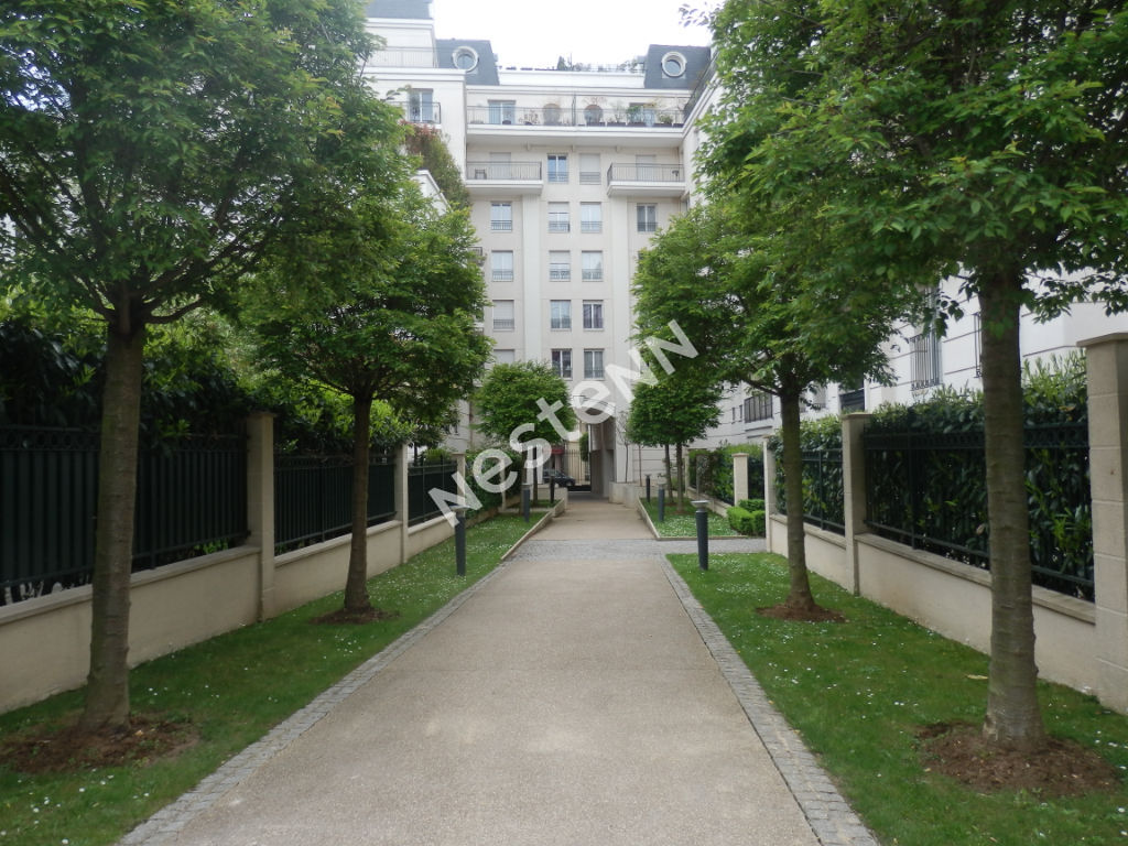 photos n°1 QUARTIER HAUSSMANNIEN: Appartement de 3 pièces