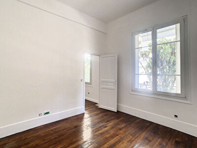 PUTEAUX Centre-Ville: Appartement 2 pieces de 42m2