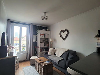 Centre-ville Puteaux : Agreable 3 pieces de 45m2