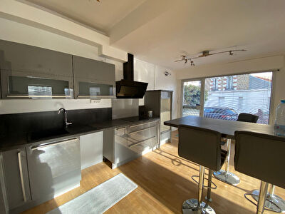 Appartement Puteaux : 3 pieces 121 m2
