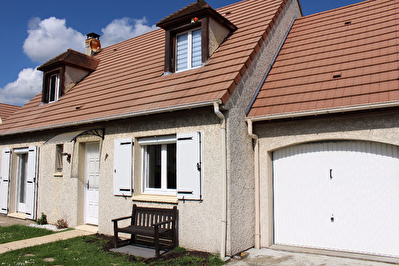 Maison Mours