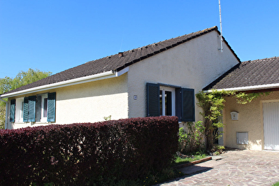 Maison Mours 5 pieces