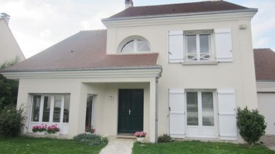 Maison Saint Prix 6 pieces. 160 m2