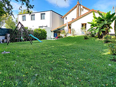 Maison Ermont QUARTIER CERNAY - 6 pieces - 3 chambres + bureau - 107 m2 habitable - 444 m2 de terrain
