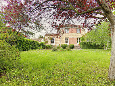 Maison Ermont - quartier Cernay - 7 pieces - 4 chambres + bureau - 146 m2 - 1404 m2 de terrain