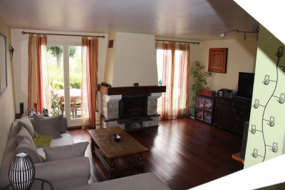 MAISON JOUY LE MOUTIER - 4 pieces - 89 m2
