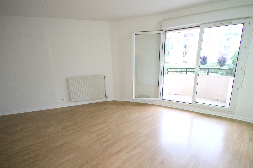 photos n°1 Studio Courdimanche 28.29 m2 - 5 minutes de la gare de CERGY LE HAUT